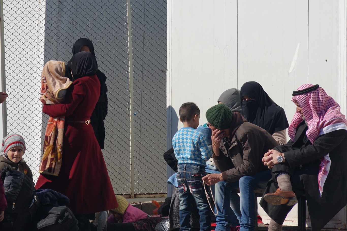 Suriyelilerin  Öncüpınar’daki gergin bekleyişleri sürüyor